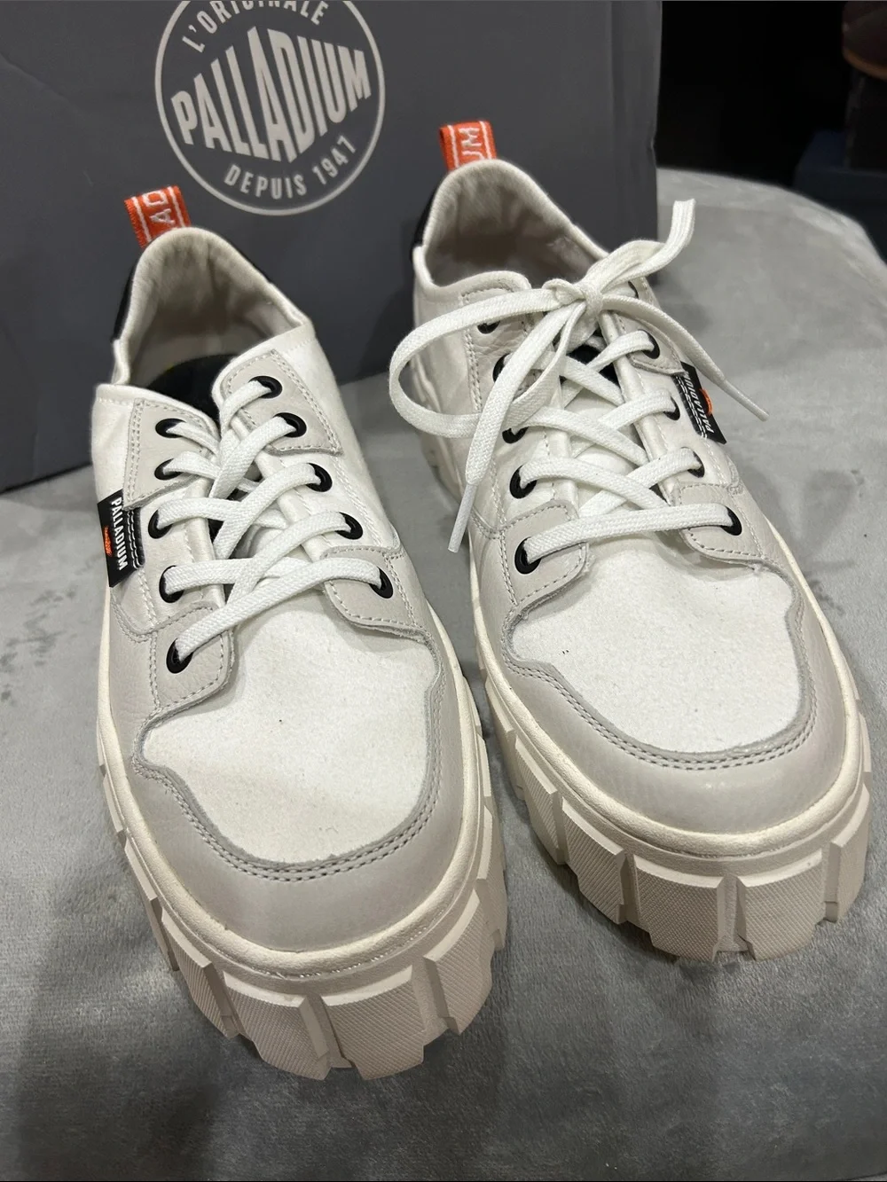 Palladium thick lug